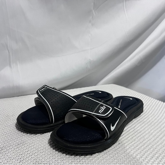 Nike Shoes - Nike Comfort Cushion Slide on Sandals. Size: Women’s 7